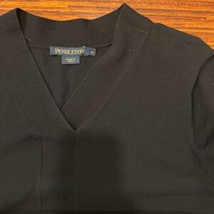 Pendleton Black Silk Blend Sweater
XL V-Neck S/S Fine Knit Pullover
Cotton EUC